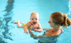 babyzwemmen in de nederlandse zwembaden